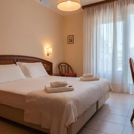 Hotel Gabbiano - Garda Lake Collection Esterno foto