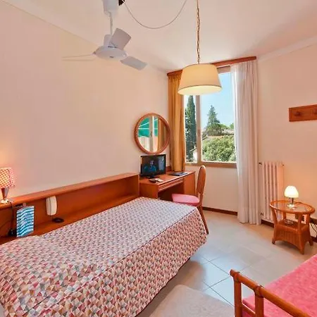 Hotel Gabbiano - Garda Lake Collection Esterno foto