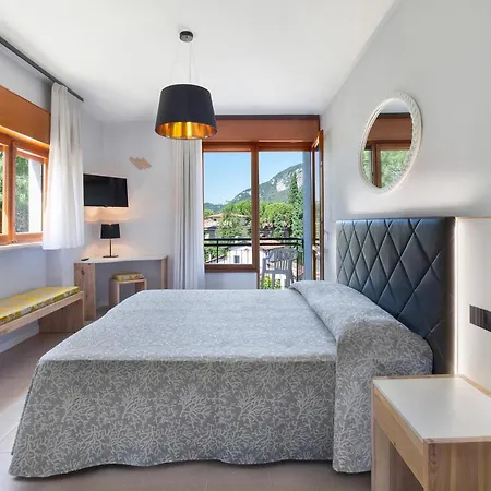 Hotel Gabbiano - Garda Lake Collection Esterno foto